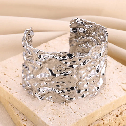 Sculpted Gold Cuff Bracelet – Bold & Elegant - MallyNoor